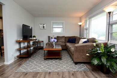 56 126th St, Troy, NY 12182 - photo 3