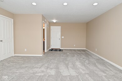 6301 Schooler Dr, Whitestown, IN 46075 - photo 5