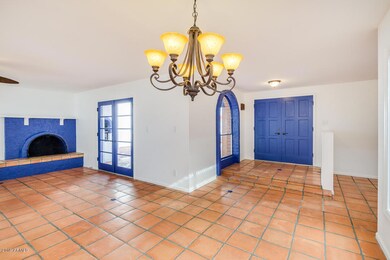 2414 S Clark Dr, Tempe, AZ 85282 - photo 5