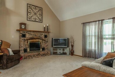 909 N Washington St, Raymore, MO 64083 - photo 4