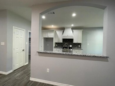 706 E Belknap St, Ennis, TX 75119 - photo 6