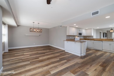 4 Oceans West 701C-6