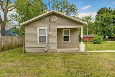 1015 N Newton Ave-3
