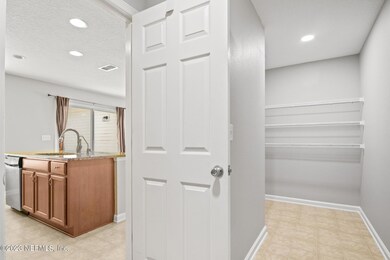 11871 Alexandra Dr, Jacksonville, FL 32218 - photo 7