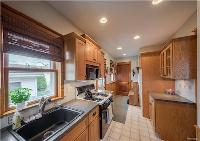 83 Dahlgreen Place, North Tonawanda, NY 14120 - photo 2