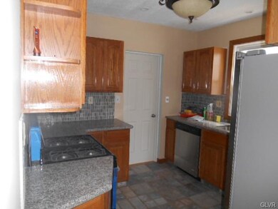 615 E Locust St, Bethlehem, PA 18018 - photo 5