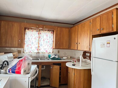 64 Pleasant St, Mechanic Falls, ME 04256 - photo 2