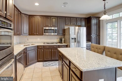 12469 Rose Path Cir, Fairfax, VA 22033 - photo 4