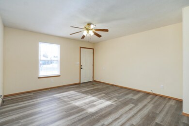 221-227 Eagle Circle-3