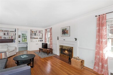 16 Dryden Ave, Pawtucket, RI 02860 - photo 3