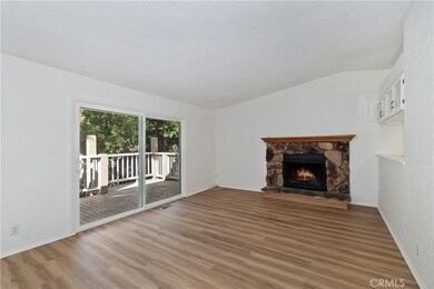 142 Rockledge Ln, Lake Arrowhead, CA 92352 - photo 4