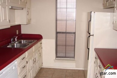 5819 Hollytree Dr, Tyler, TX 75703 - photo 4