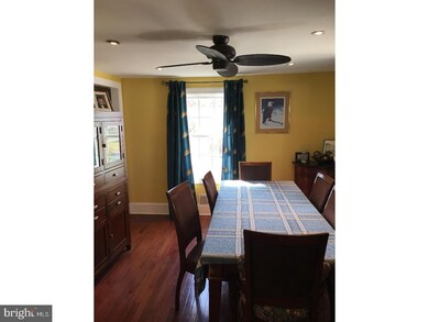 210 Rutledge Ave, Folsom, PA 19033 - photo 2