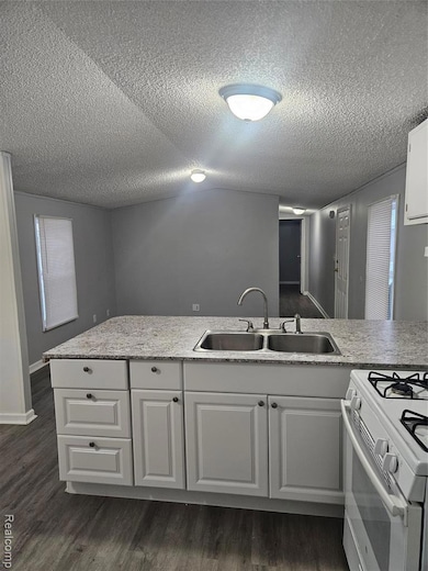 1512 Crescent Lane Dr Lot#46, Flint Township, MI 48532 - photo 5