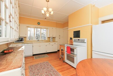 160 Locust St, Danvers, MA 01923 - photo 7