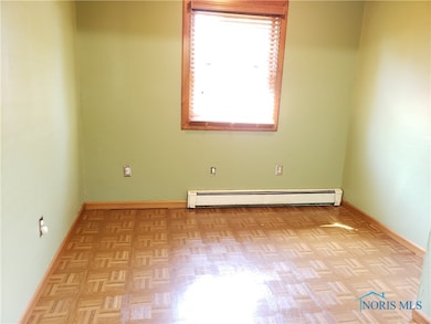 2547 Gracewood Rd, Toledo, OH 43613 - photo 4