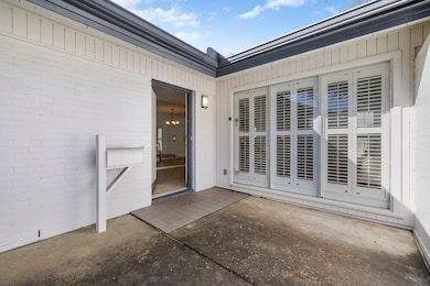 10015 Burgoyne Rd, Houston, TX 77042 - photo 5