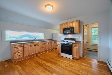 20 8th St unit B, Lowell, MA 01850 - photo 4