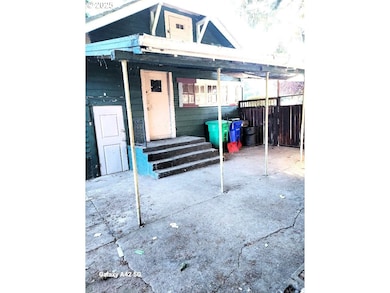 10206 N Tyler Ave, Portland, OR 97203 - photo 5