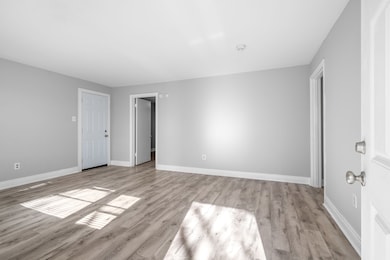 950 Greenwood Ct, Clarksville, TN 37040 - photo 4