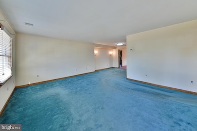 14 Cleft Rock Rd, Levittown, PA 19057 - photo 5