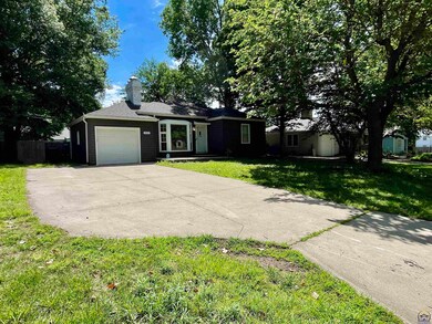 2030 SW Collins Ave, Topeka, KS 66604 - photo 2