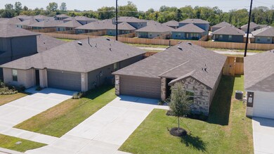 12523 Pelican Bay Dr, Houston, TX 77038 - photo 2