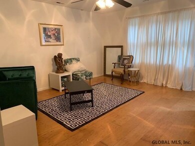 261 Myrtle Ave, Albany, NY 12208 - photo 4