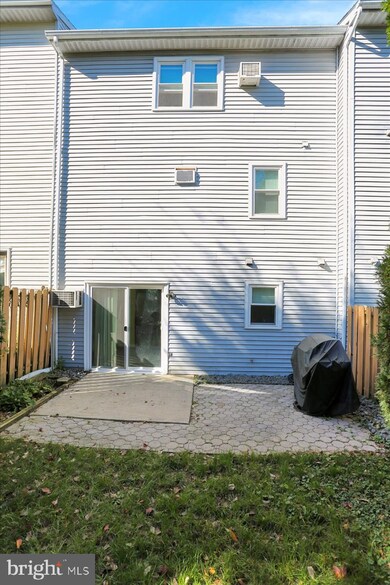 215 S 4th St, Womelsdorf, PA 19567 - photo 3