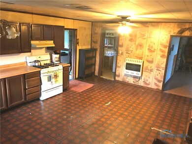 21113 Sand Ridge Rd, Weston, OH 43569 - photo 2