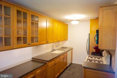 294 Tavistock unit C0294, Cherry Hill, NJ 08034 - photo 6