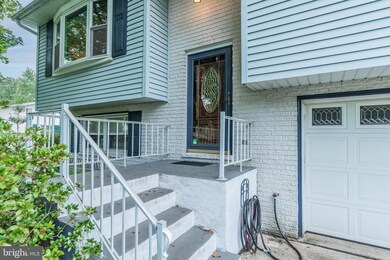 216 E Carpenter Ave, Myerstown, PA 17067 - photo 2