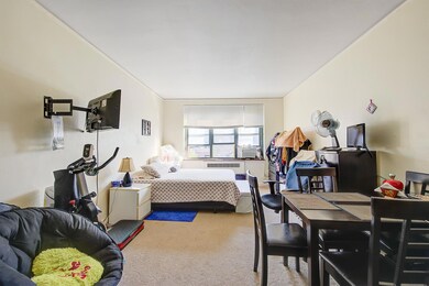 Dunolly Gardens unit 4D, Jackson Heights, NY 11372 - photo 5