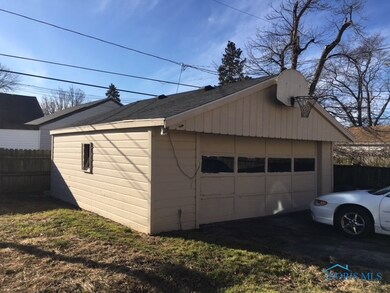 Detached Garage