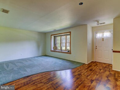 213 Wyndham Place, Trenton, NJ 08691 - photo 3