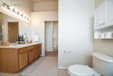 full en suite master bathroom