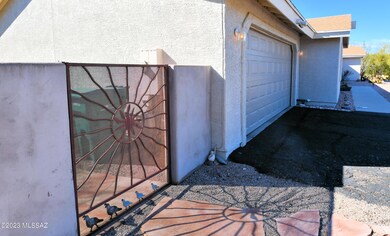CUSTOM GATES