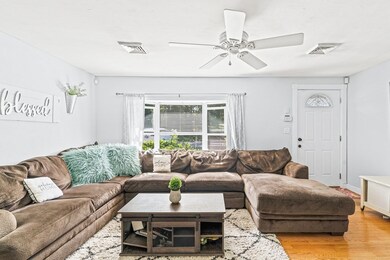 49 Roslyn Rd, Brockton, MA 02302 - photo 4