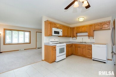 1617 Cherry Hills Rd, Bettendorf, IA 52722 - photo 5