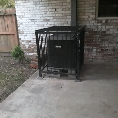 3518 Garapan St, Houston, TX 77091 - photo 4