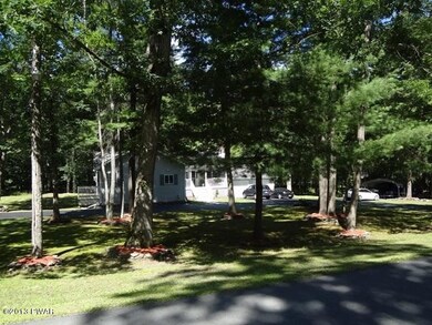 121 Clubhouse Dr, Hawley, PA 18428 - photo 4