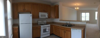 42836 Smallwood Terrace unit 27A, Chantilly, VA 20152 - photo 4