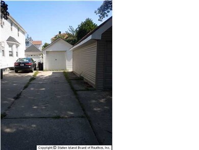 1321 Clove Rd, Staten Island, NY 10301 - photo 3