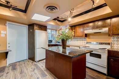 Sunnyslope KITCHEN1
