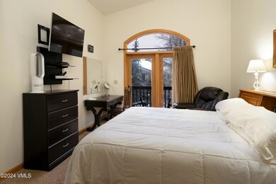 MEIN HAUS B7 BEDROOM