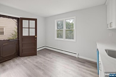 499 Goffle Rd, Wyckoff, NJ 07481 - photo 4