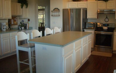 942 NW Scenic Lake Dr, Lake City, FL 32055 - photo 4