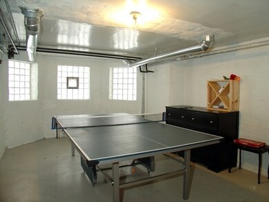 2238 W Argyle St unit 1, Chicago, IL 60625 - photo 5