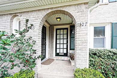 1507 Mcduffie St, Houston, TX 77019 - photo 2