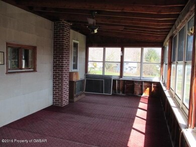 128 W Butler Dr, Drums, PA 18222 - photo 5